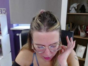 Soft-Zoey webcam model stream image