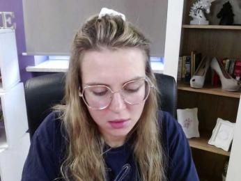 Soft-Zoey webcam model stream image