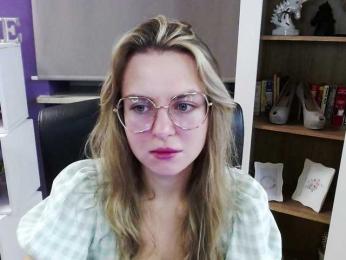 Soft-Zoey webcam model stream image