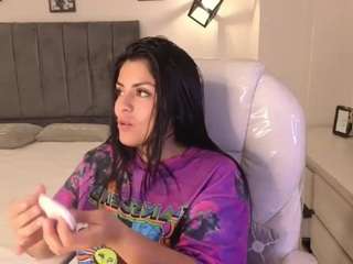 ivynaugthyqueen webcam model stream image