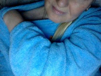 BlondyVio webcam model stream image