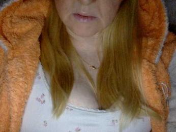 BlondyVio webcam model stream image