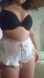 EMMACURVYHOT webcam model stream image