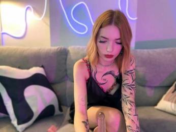 LinaVelle webcam model stream image