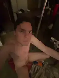 YoungTopGuy webcam model stream image