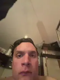 YoungTopGuy webcam model stream image
