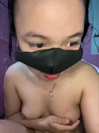 Leeeiuu webcam model stream image