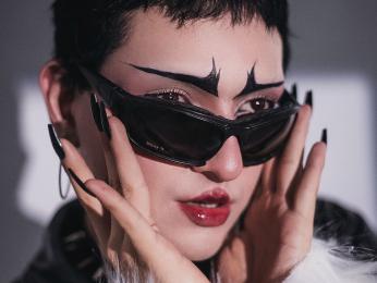 MelodyBons webcam model stream image