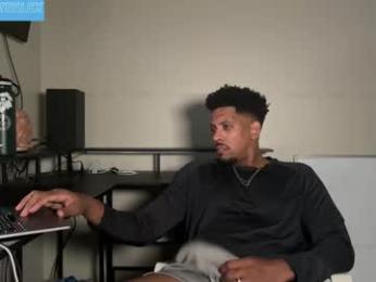 10inch_gymjunky webcam model stream image