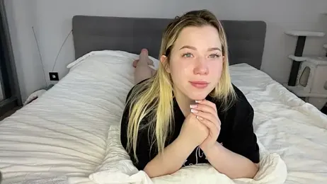 Embersweetbunny webcam model stream image