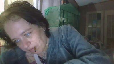 Fuqmeovrplz webcam model stream image