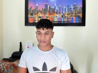 Yoxi Martinez webcam model stream image