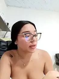 -VICKKY webcam model stream image