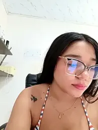 -VICKKY webcam model stream image