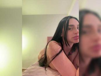 AprilRosse webcam model stream image