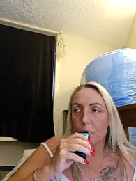 theblondecocklover webcam model stream image