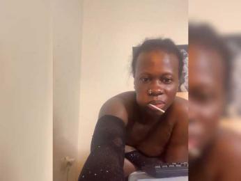 Bitchlove25 webcam bongacams model stream image