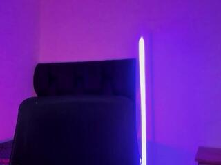 Ashton Hils webcam model stream image