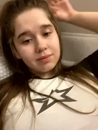 HornyGirlH webcam model stream image