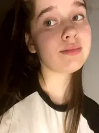 HornyGirlH webcam model stream image