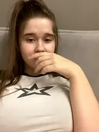 HornyGirlH webcam model stream image