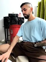 giannis090 webcam model stream image