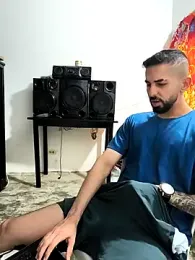 giannis090 webcam model stream image