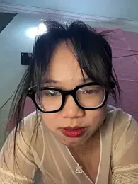 Leeeeiu webcam model stream image