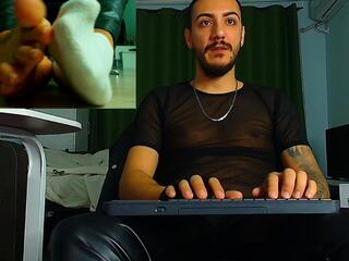 Andrew Bannerr webcam model stream image