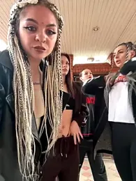 TwixCouple webcam model stream image