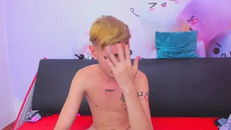 In_my_room_anything_goes webcam model stream image