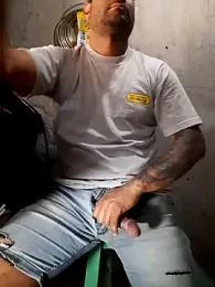 hecwil8 webcam model stream image