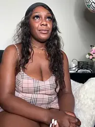 TilaTotti webcam model stream image