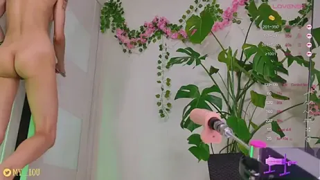 MyLou_ webcam model stream image