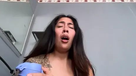 O-Enjoyer webcam model stream image