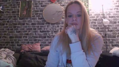 xHotmilf87x webcam model stream image