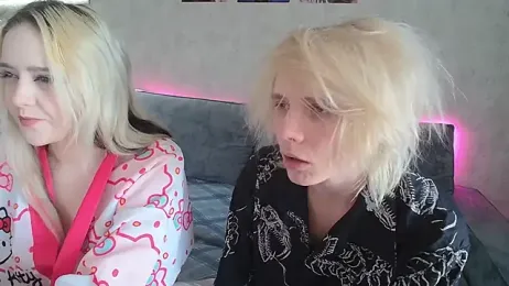 fray_and_lilla webcam stripchat model stream image