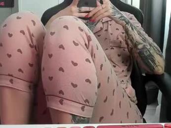 _feralberry__ webcam model stream image