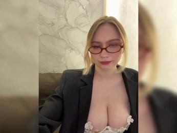 Mashmallow webcam model stream image