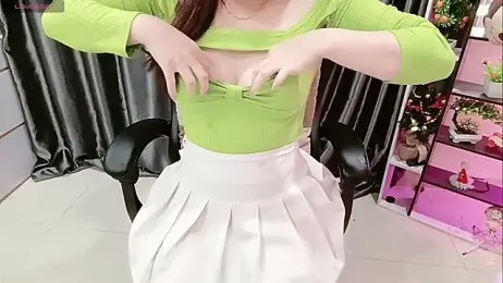 Yuki-yio webcam model stream image