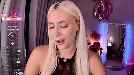 LoryWood webcam model stream image