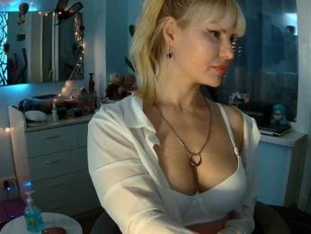 YayaTwist webcam model stream image