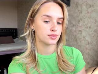 Tangela Shock webcam model stream image