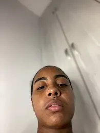 nisaa_ webcam model stream image