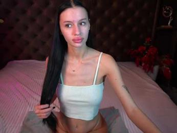 SnowWhiteee webcam model stream image