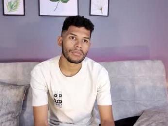 mialuxx webcam model stream image