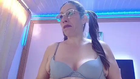 kaylaMinov_ webcam stripchat model stream image