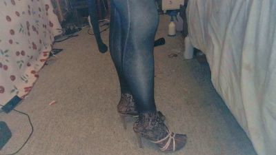 Donnyj webcam cam4 model stream image