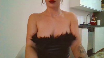 BlueEyesCamGirl webcam cam4 model stream image