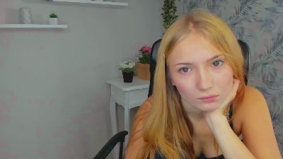 Chloeblonde webcam model stream image